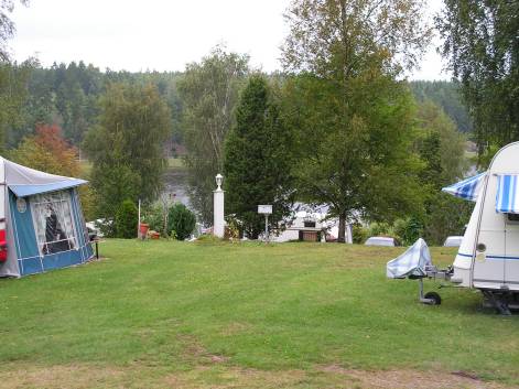 Blick über den ZePla Stenkällegarden Familiencamping R23