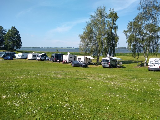 Blick über den unteren Teil des Campingplatz Stahlbrode